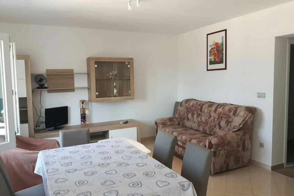 Apartman Jercic Lägenhet Dugi Rat Exteriör bild